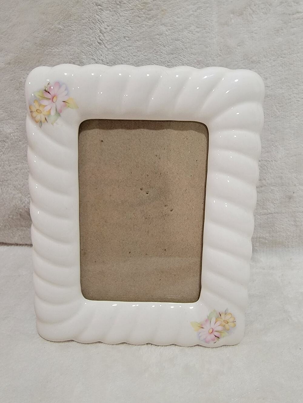 Small White Ceramic Floral Picture Frame For 3.5X 2.5 Picture Taiwan Vintage